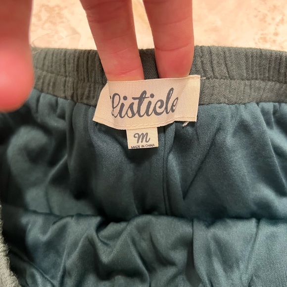 Green muslin double cloth matching shorts set with ruffle trim - Picture 3 of 8